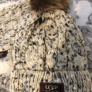 Ugg infinity scarf and hat
